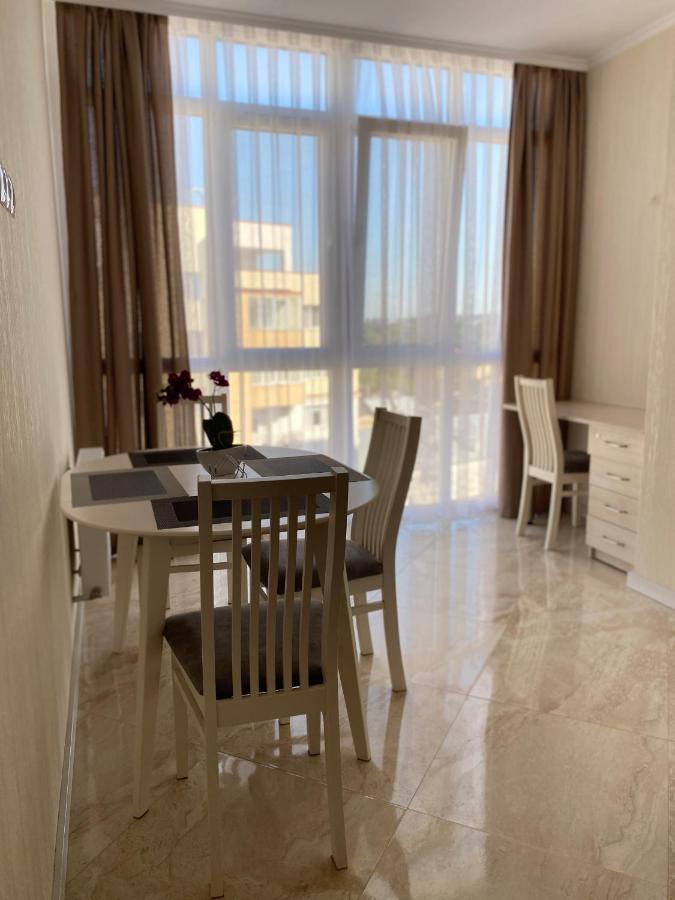 Apartment Britain Lviv Exterior photo